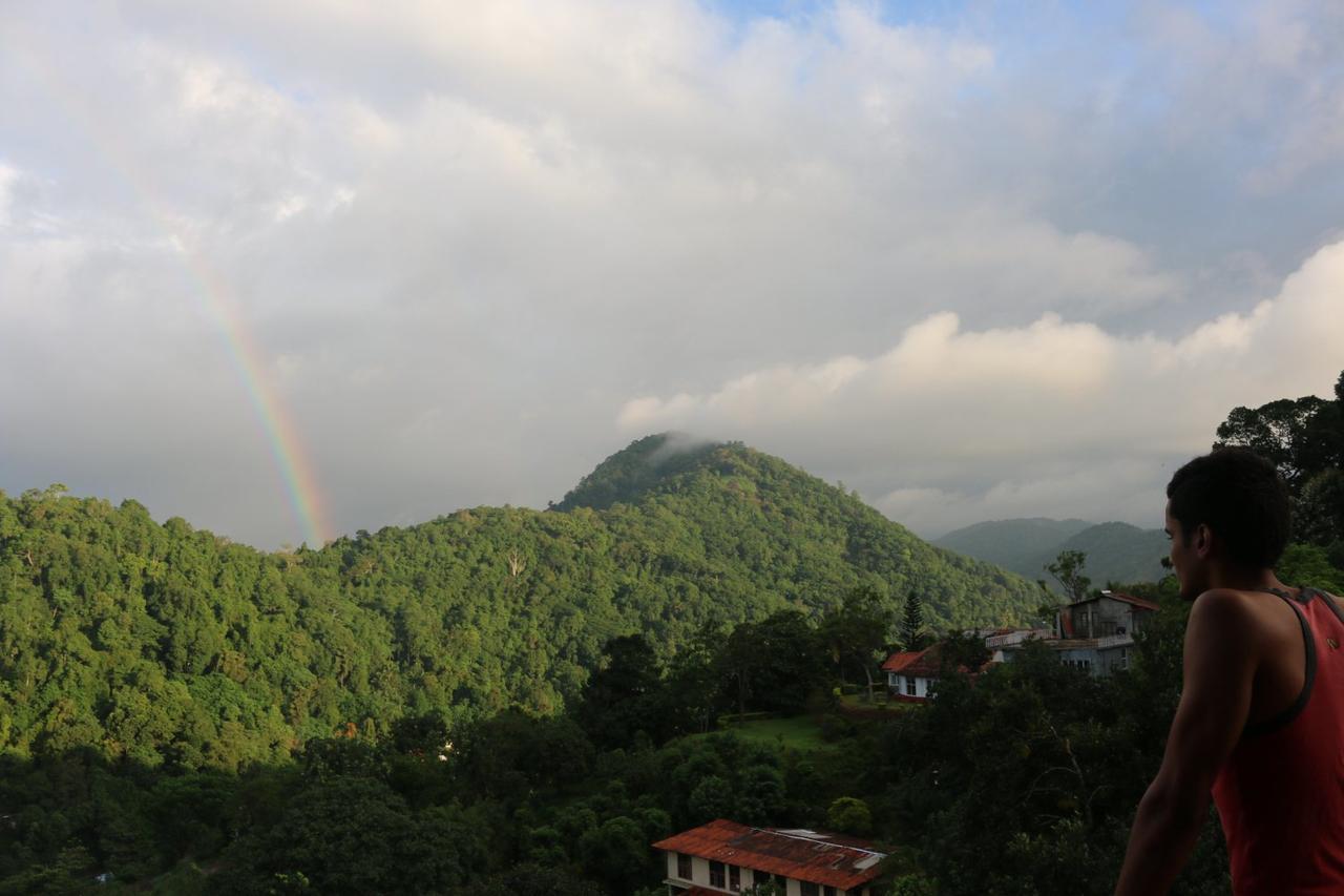 Sanatha Suwaya Villa Kandy Bagian luar foto